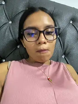 Riana Kean online show from May 3, 2026, 6:00 pm