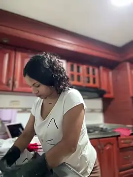 Snapshot of Riana_Kean chatting on February 27, 2026, 10:59 am Riana Kean online show from February 27, 2026, 10:59 am