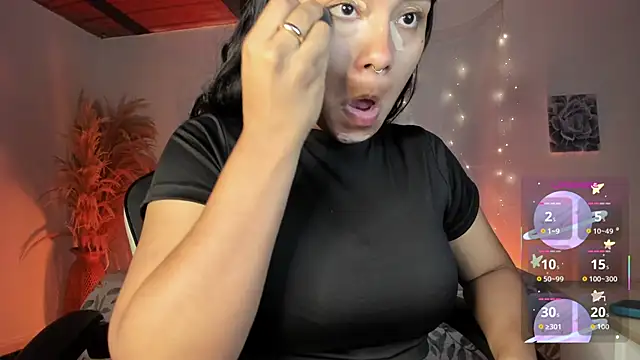 Snapshot of Riana_Kean chatting on February 2, 2026, 2:21 am Riana Kean online show from February 2, 2026, 2:21 am