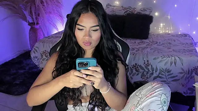 Riana Kean online show from April 26, 2026, 2:20 am