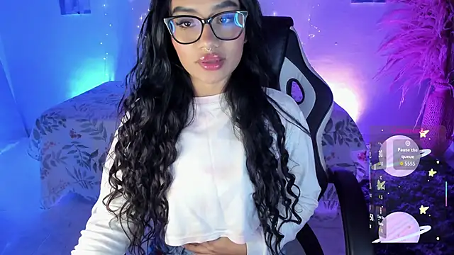 Snapshot of Riana_Kean chatting on November 29, 2025, 3:28 am Riana Kean online show from November 29, 2025, 3:28 am