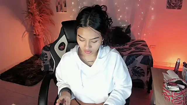 Snapshot of Riana_Kean chatting on February 23, 2026, 3:30 am Riana Kean online show from February 23, 2026, 3:30 am