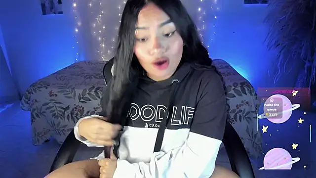 Snapshot of Riana_Kean chatting on January 8, 2026, 2:06 am Riana Kean online show from January 8, 2026, 2:06 am