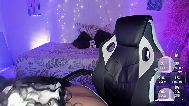 Snapshot of Riana_Kean chatting on December 22, 2025, 2:44 am Riana Kean online show from December 22, 2025, 2:44 am