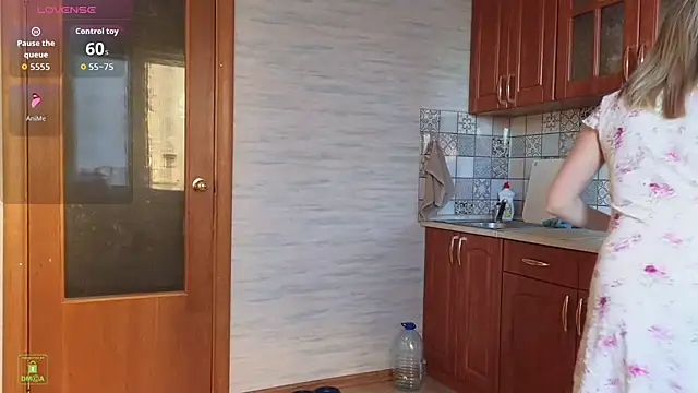 RinaBlondie online show from September 30, 2025, 4:40 am