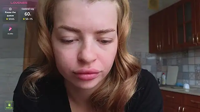 RinaBlondie online show from September 24, 2025, 11:17 am