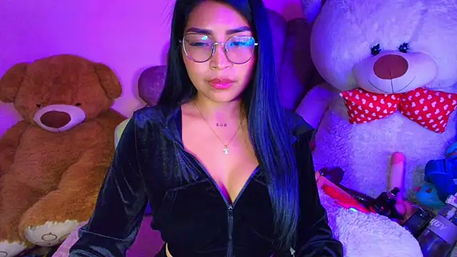 Pocahontascute 33 online show from June 5, 2026, 1:10 am