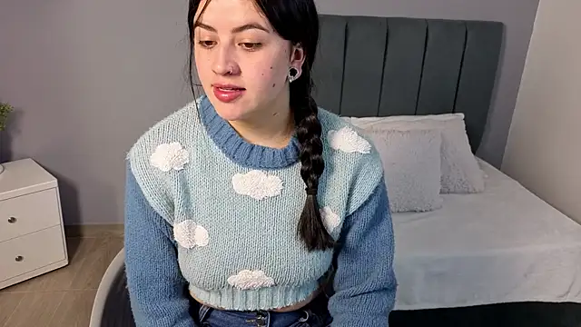 Alli cooper online show from June 12, 2026, 1:53 pm
