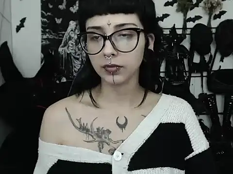 Snapshot of n0sferatus__ chatting on May 6, 2026, 2:48 am n0sferatus online show from May 6, 2026, 2:48 am