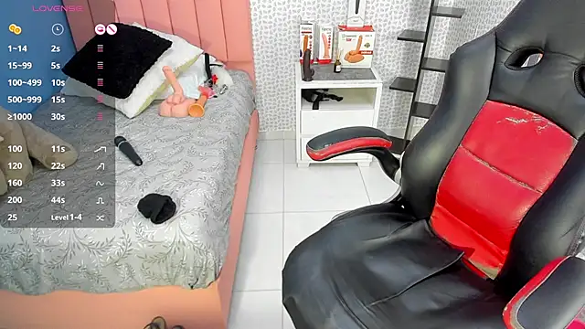 CATIAJONES online show from October 27, 2025, 4:52 pm