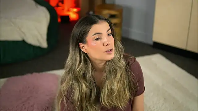 KellyMathews online show from June 11, 2026, 2:22 am