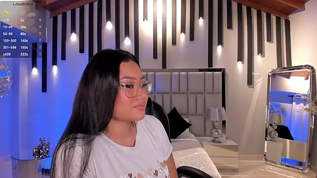 AmberLewis  online show from November 5, 2025, 3:20 am