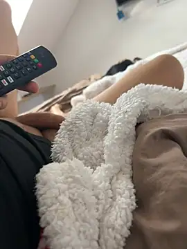 Nemadokmeg1111 online show from January 3, 2025, 10:41 am