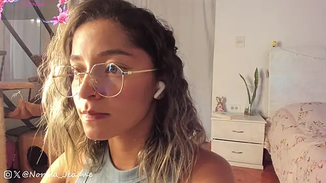 Norma-Jeaane online show from January 16, 2025, 4:50 pm