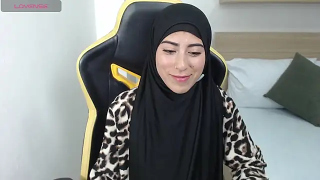 chaymae nah  online show from March 21, 2025, 12:28 pm