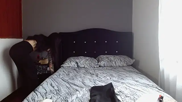 Emilia 1995 online show from October 14, 2025, 4:40 pm