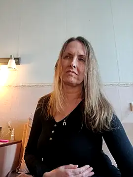 Evelina cute online show from May 5, 2026, 5:05 pm