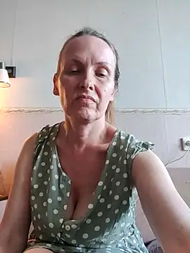 Evelina cute online show from September 11, 2025, 2:39 pm