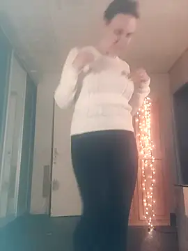 Evelina cute online show from March 17, 2026, 6:44 pm