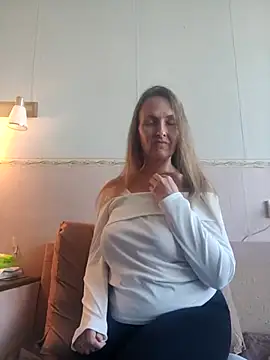 Evelina cute online show from September 28, 2025, 12:01 pm