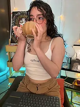 Antoniart  online show from October 5, 2025, 2:24 am