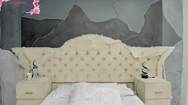 AmberGreyy  online show from October 16, 2025, 5:43 pm