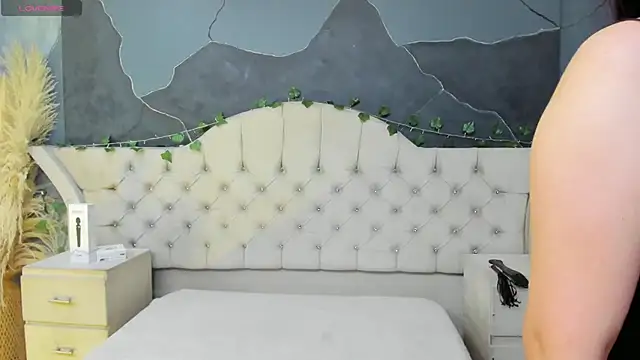 AmberGreyy  online show from January 8, 2026, 5:52 pm