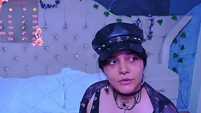 AmberGreyy  online show from April 23, 2026, 5:25 pm