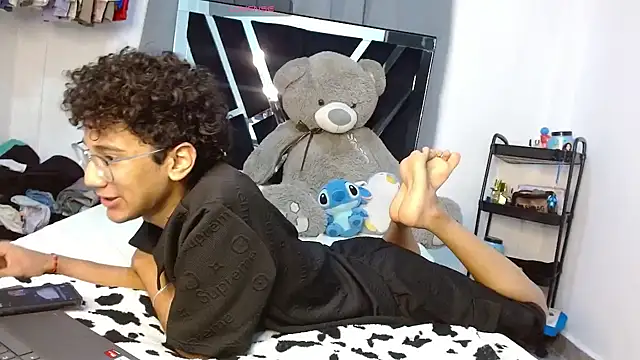 harrytwink18 online show from February 19, 2026, 6:16 pm