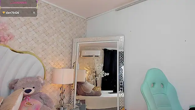 IsabellaBromsS online show from October 2, 2025, 9:51 pm