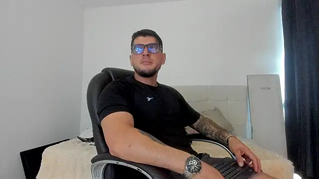 Teilor Creed online show from October 4, 2025, 7:48 pm