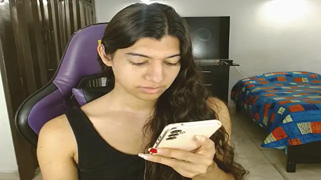 engielphoenis14 online show from June 26, 2026, 3:01 am