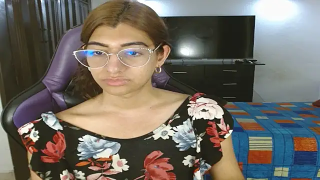 engielphoenis14 online show from July 11, 2026, 11:27 pm
