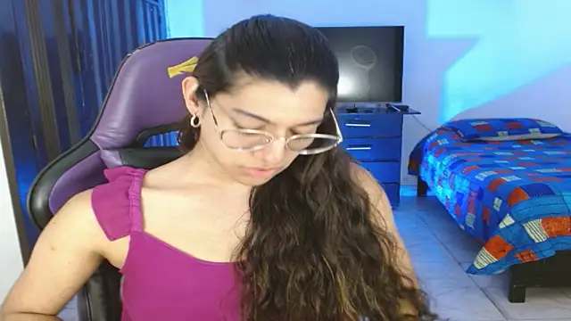 engielphoenis14 online show from June 9, 2026, 10:44 pm