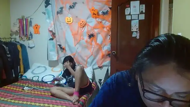 clayre and jill online show from October 28, 2025, 7:13 pm