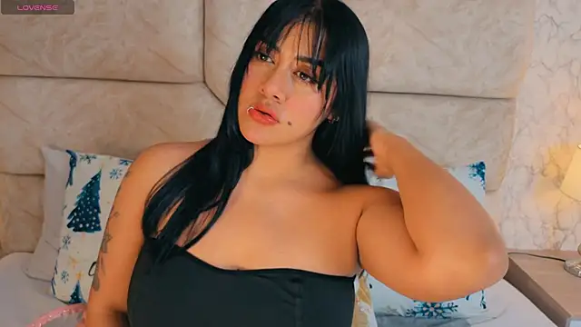 amatista  smith online show from December 15, 2025, 9:09 pm