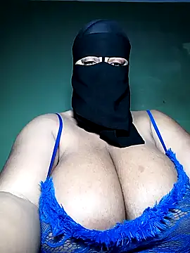 Snapshot of Loly_mor chatting on January 1, 2025, 5:11 am Loly mor online show from January 1, 2025, 5:11 am