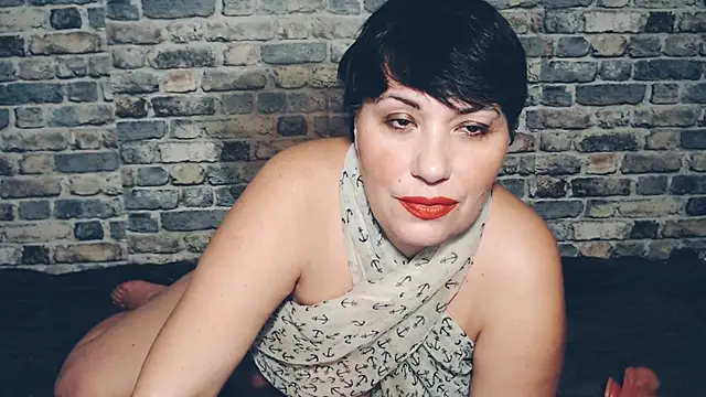 Snapshot of moly_rushh chatting on February 15, 2026, 11:42 am moly rushh online show from February 15, 2026, 11:42 am