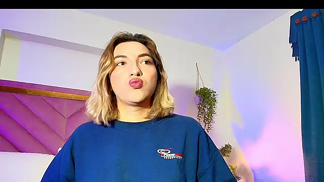 TomLondon  online show from September 26, 2025, 11:39 am