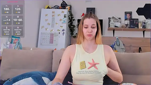 Girl alone home online show from April 25, 2026, 1:41 pm