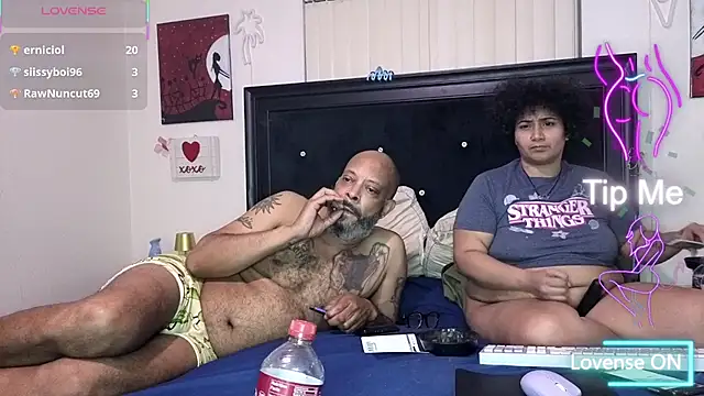 MrAndMrsCrook online show from January 9, 2026, 2:40 am