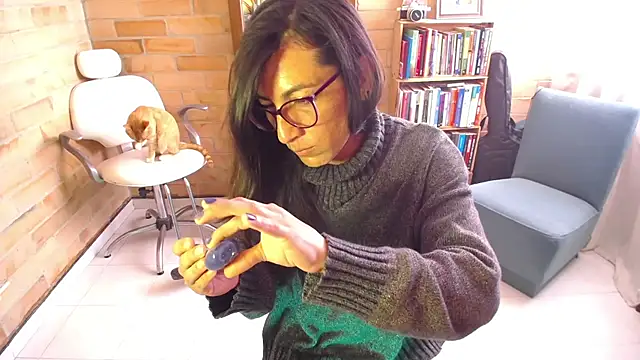 VioletaGomezCo online show from September 10, 2025, 2:38 pm