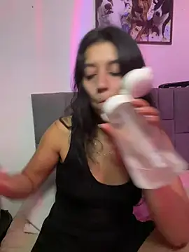 Snapshot of BrittanyDiaz chatting on March 3, 2026, 9:22 pm BrittanyDiaz online show from March 3, 2026, 9:22 pm