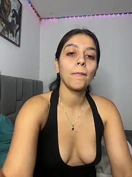 BrittanyDiaz online show from October 4, 2025, 7:37 pm