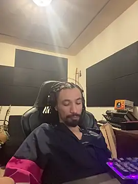 Snapshot of hotcamboy420 chatting on December 21, 2025, 4:03 am hotcamboy420 online show from December 21, 2025, 4:03 am