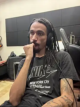 Snapshot of hotcamboy420 chatting on February 13, 2026, 3:06 am hotcamboy420 online show from February 13, 2026, 3:06 am