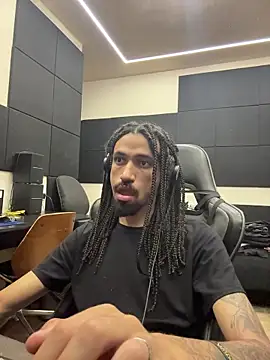 Snapshot of hotcamboy420 chatting on February 20, 2026, 6:59 am hotcamboy420 online show from February 20, 2026, 6:59 am