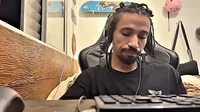 Snapshot of hotcamboy420 chatting on February 15, 2025, 4:03 am hotcamboy420 online show from February 15, 2025, 4:03 am