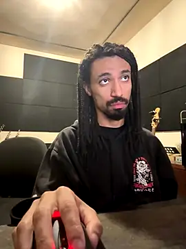 Snapshot of hotcamboy420 chatting on November 10, 2025, 10:48 pm hotcamboy420 online show from November 10, 2025, 10:48 pm