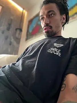 Snapshot of hotcamboy420 chatting on March 17, 2025, 2:56 pm hotcamboy420 online show from March 17, 2025, 2:56 pm